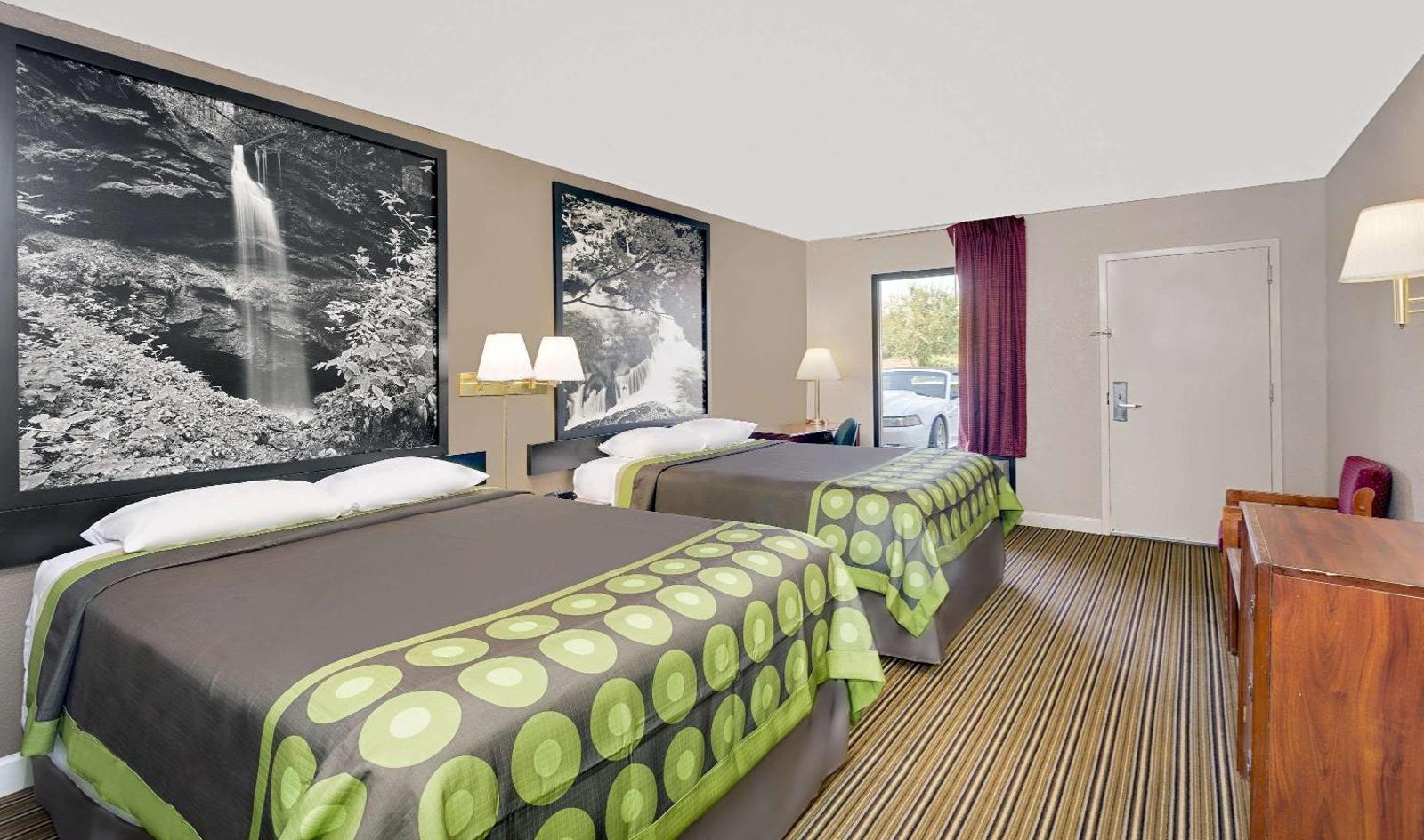 Super 8 by Wyndham Athens