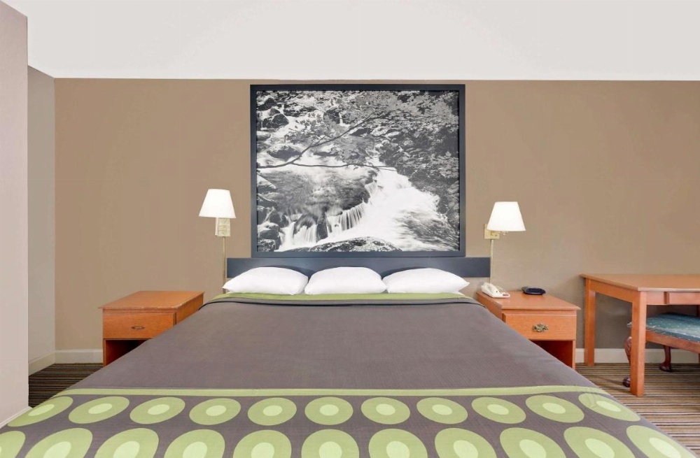 Super 8 by Wyndham Athens Image 10